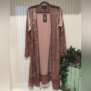 Lucky & Blessed Velvet Duster in Dusty Pink/Rose